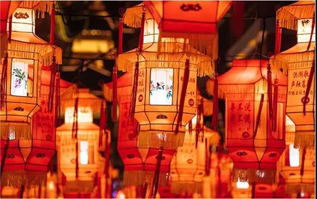 正月十五鬧元宵，歡歡喜喜享團圓！韓端機器人祝大家元宵節快樂！